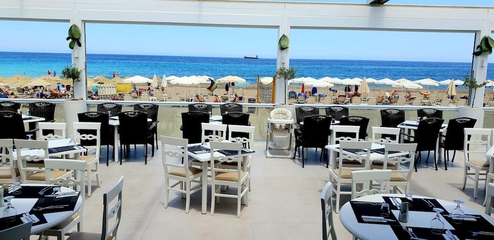 Dimitrios Village 4*